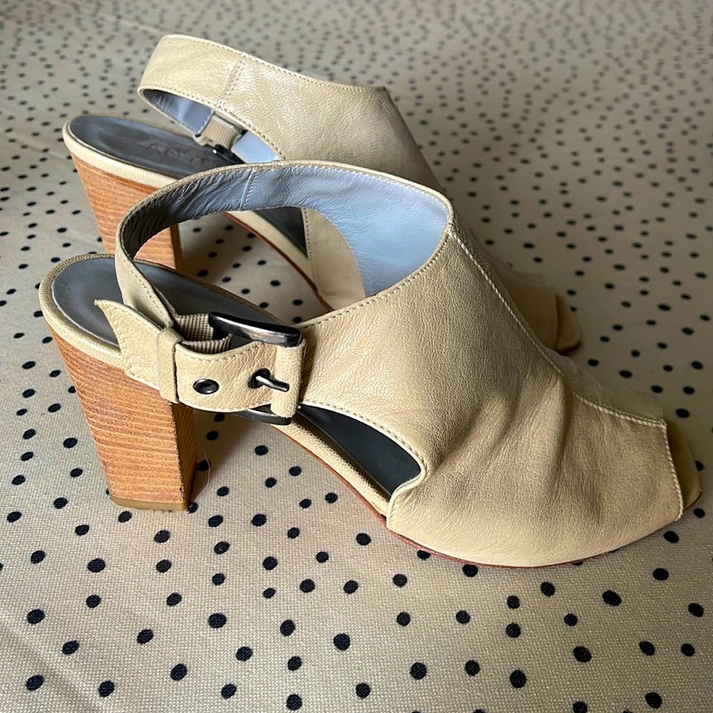 Khaki open toe pump ANVERS